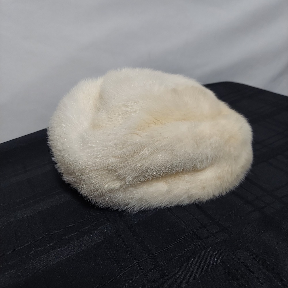 Vintage‎ Designed by Lora White Mink Fur Pillbox Hat Winter Formal Cream